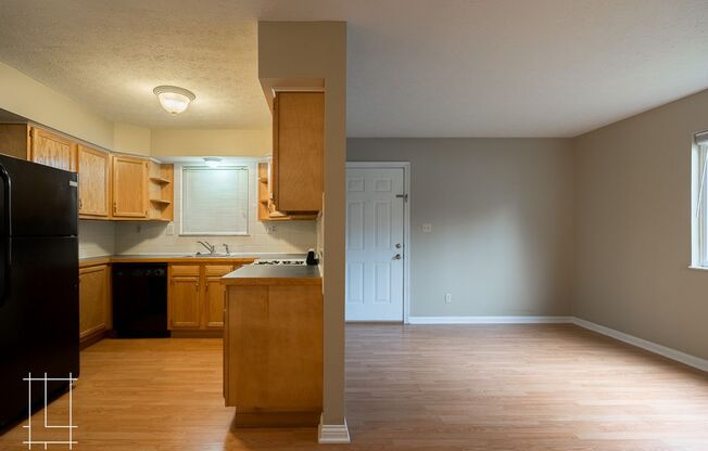 1 bed, 1 bath, $1,250, Unit 91 W. Starr Apt. A