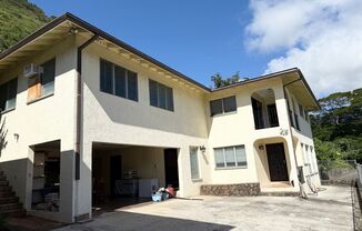 Manoa Valley - 3 bedroom 2.5 bath house w/parking