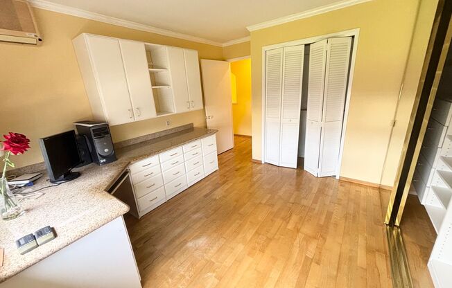 2 beds, 1.5 baths, $3,300, Unit # #C 12 NUUANU STREAMSIDE