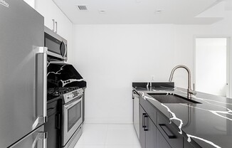 1 bed, 1 bath, $2,500, Unit 206