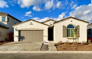 $2,295 Barstow & Leonard, 3 Bdrm + Office,  Solar Panels, Gated Community - Jesse Ln, Clovis