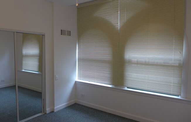 1 bed, 1 bath, 700 sqft, $2,050, Unit 12B