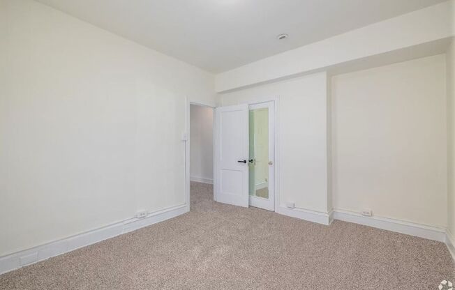2 beds, 1 bath, 750 sqft, $1,319, Unit W104