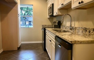 2 Bedrooms - 1 Bathroom - LARGE Backyard!
