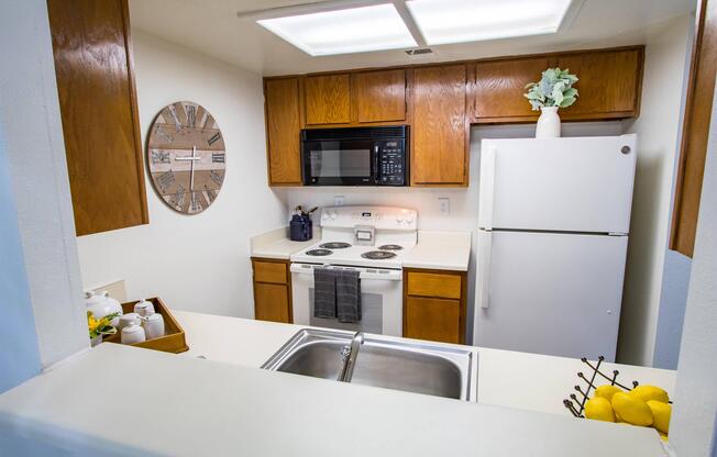 1 bed, 1 bath, 702 sqft, $819