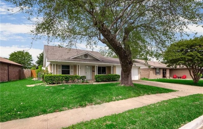 3517 LAMESA DR