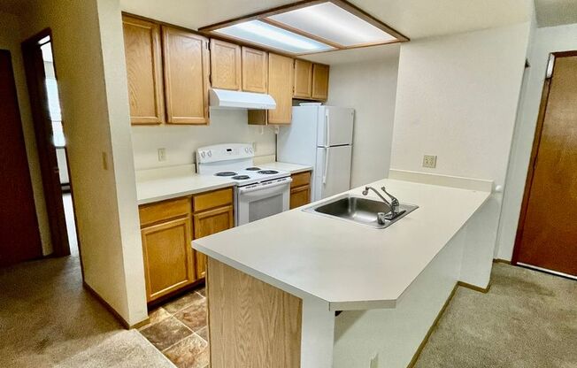 2 beds, 1 bath, 760 sqft, $1,750, Unit 201