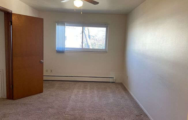 1 bed, 1 bath, 650 sqft, $945