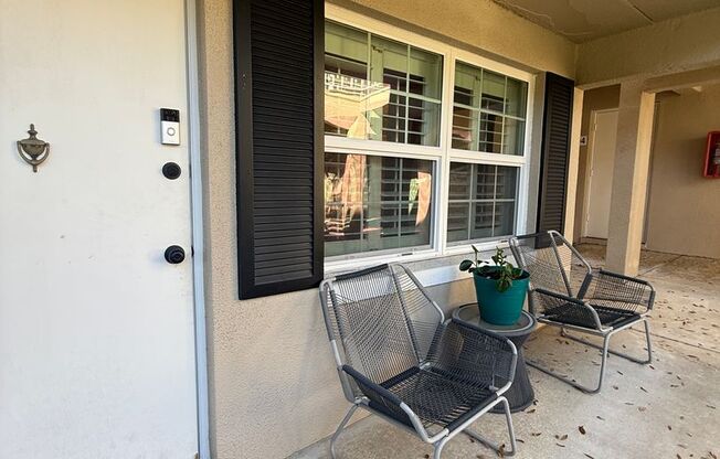 2 beds, 1 bath, $2,190, Unit Apt 142