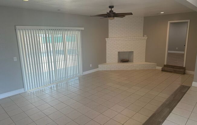 936 W. PROSPERITY AVE - 4 BEDROOM 2 BATH - WEST TULARE