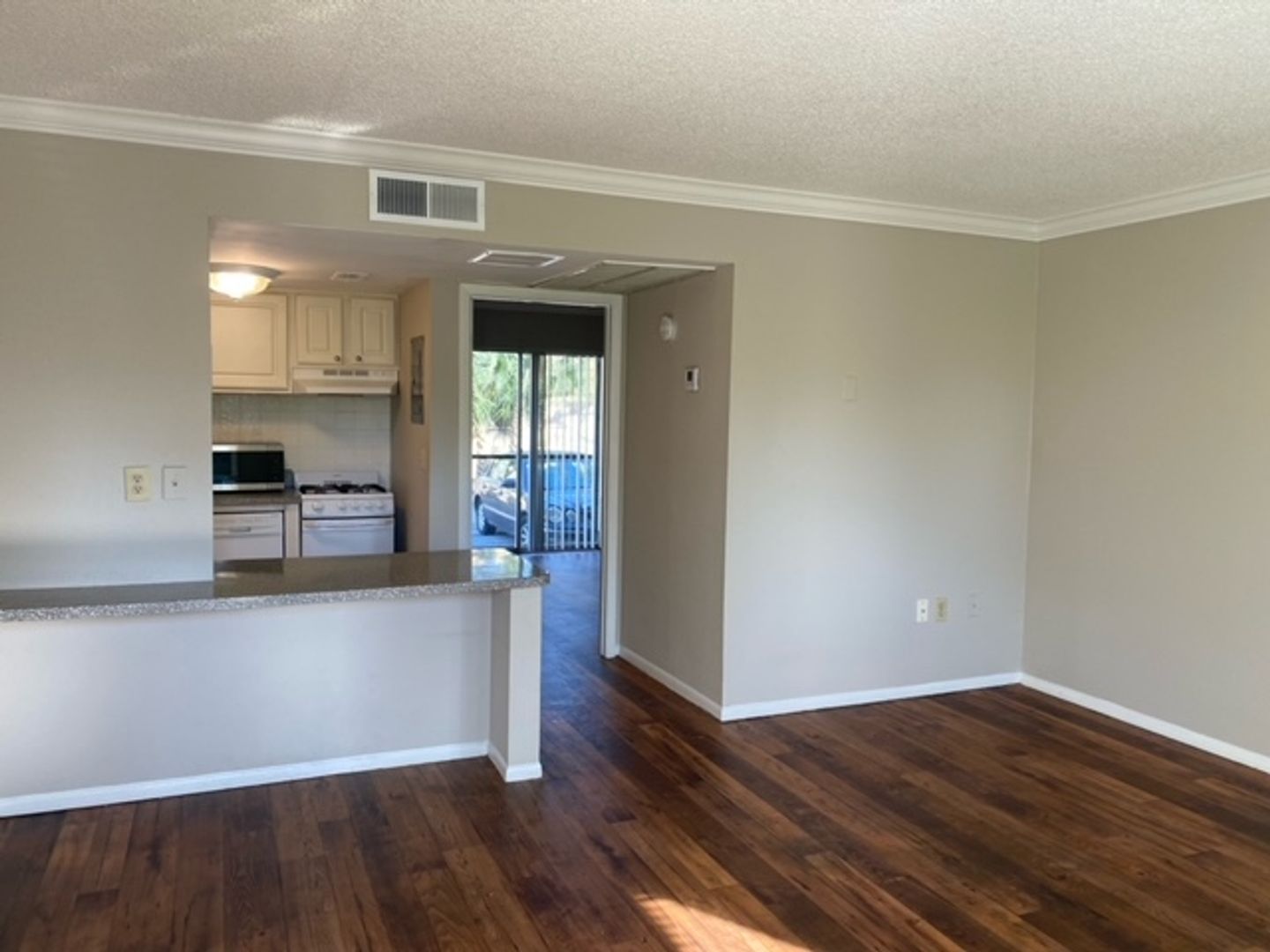 Charming 1-Bedroom Condo in Altamonte Springs with New Flooring