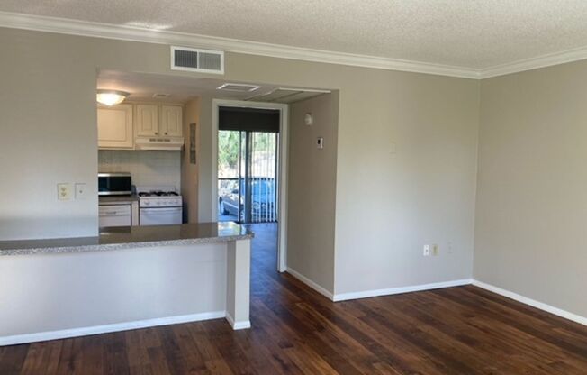 Charming 1-Bedroom Condo in Altamonte Springs with New Flooring