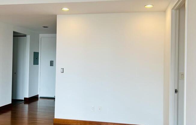 2 beds, 2.5 baths, 1,392 sqft, $9,000, Unit 12D