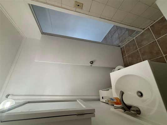 1 bed, 1 bath, 700 sqft, $1,900, Unit UNIT FRONT