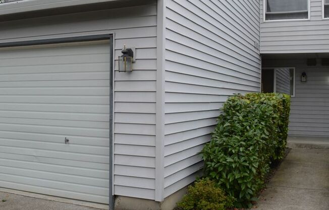 2 beds, 2.5 baths, 1,497 sqft, $2,050, Unit V98