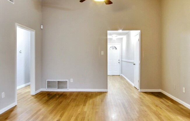 1912 BOSQUE LN
