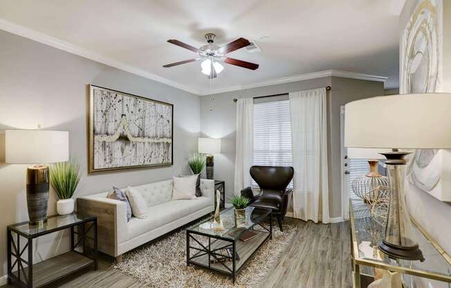 1 bed, 1 bath, 806 sqft, $1,356