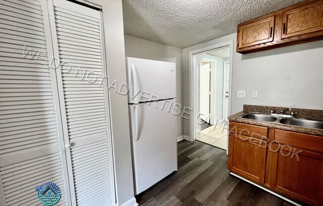 Adorable, fully renovated 3 bedroom / 1 bathroom home now available for rent!