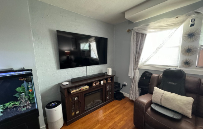 1 bed, 1 bath, 700 sqft, $2,150, Unit 4