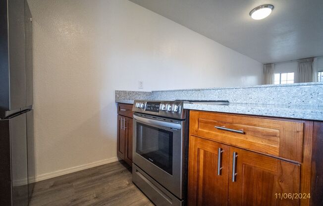 2 beds, 2 baths, $2,700, Unit Unit U104