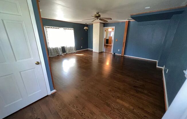 Stunning 4-Bedroom Single Family Home in Hatboro! Available mid-April!