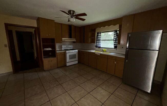 2 beds, 2 baths, $1,425