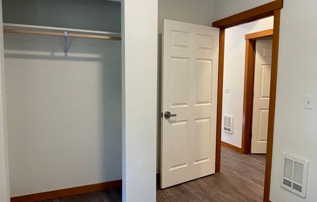 3 beds, 1 bath, $2,250, Unit 1200 #105
