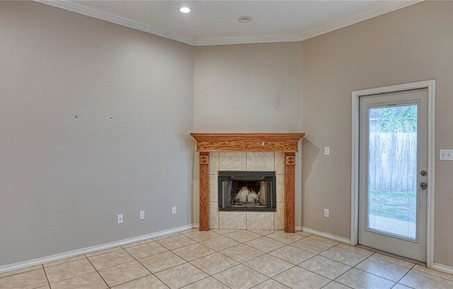 2542 WINDROSE DR