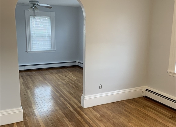 1 bed, 1 bath, 700 sqft, $1,925, Unit 2