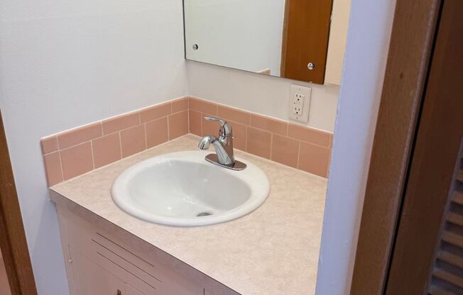Studio, 1 bath, 348 sqft, $1,250, Unit 306