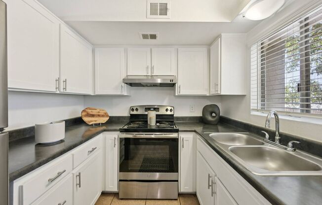 2 beds, 2 baths, 952 sqft, $1,150, Unit 230