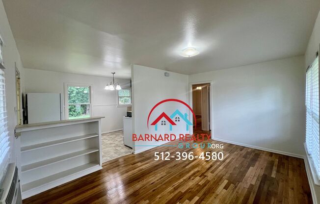 Available: Charming 2 Bedroom 1 Bath with Carport on Bus Route