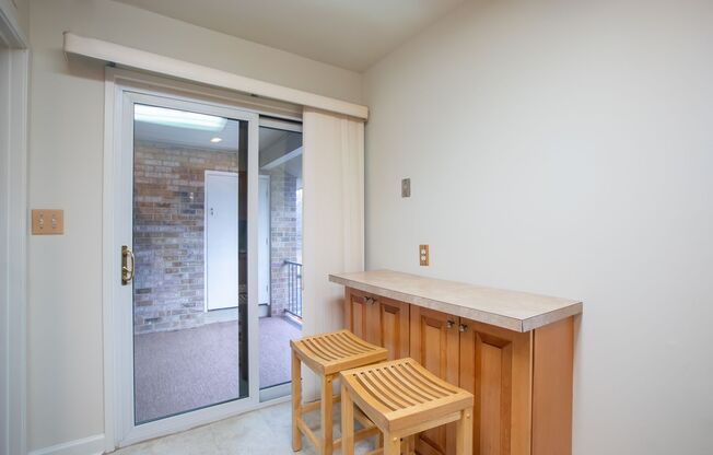 2 beds, 1.5 baths, $1,675, Unit Unit C2