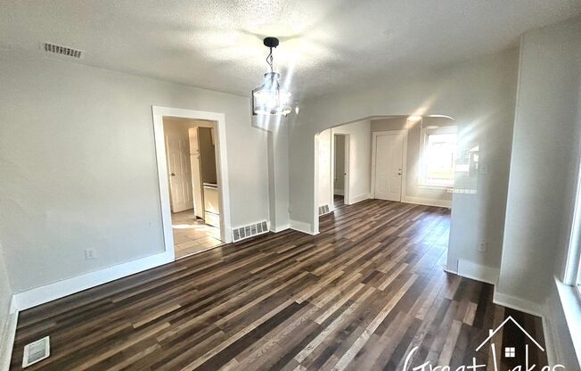 3 beds, 1 bath, $1,050