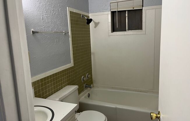 2 beds, 1 bath, 686 sqft, $900, Unit PV-20
