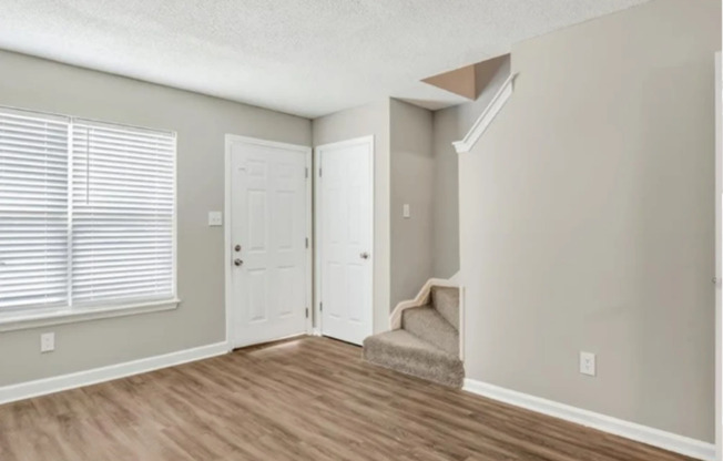 2 beds, 1.5 baths, 915 sqft, $1,400, Unit MC 109