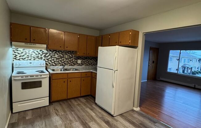 1 bed, 1 bath, $1,000, Unit 2922 2A