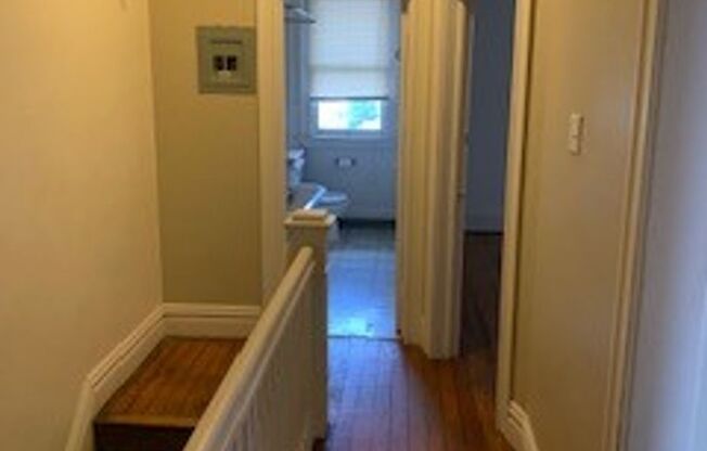 1 bed, 1 bath, $1,200, Unit 1126 Corona St. #2