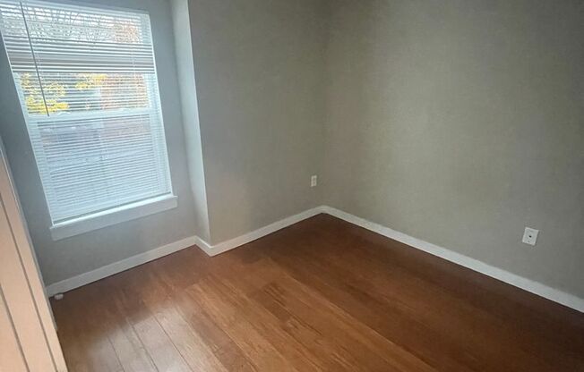 2 beds, 1 bath, 700 sqft, $1,795, Unit 1B