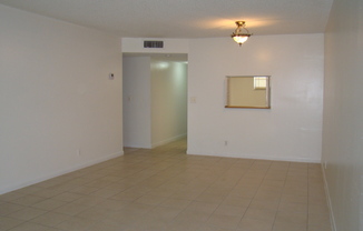 1 bed, 1.5 baths, $1,576, Unit 204