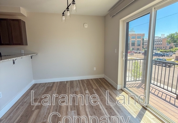 569 N 12 ST