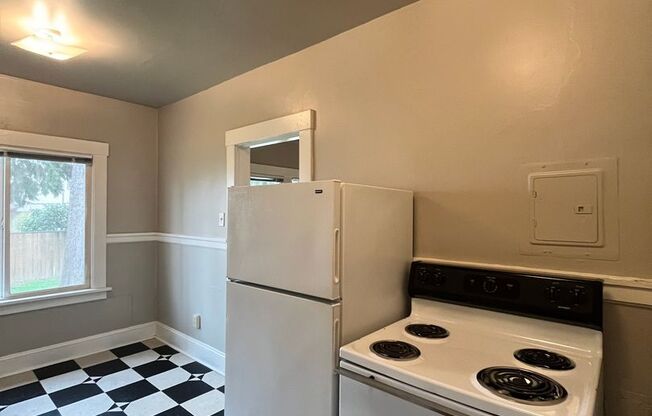 Studio, 1 bath, $1,295, Unit 11