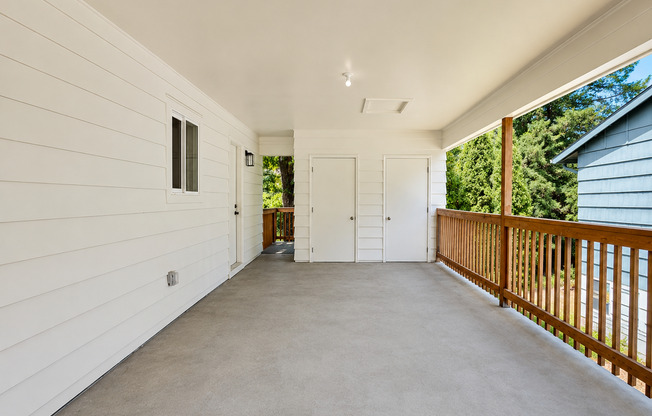 Freshly Remodeled 5bd/2.5bath Home w/ Daylight Basement in Heart of Multnomah Village