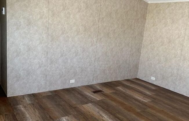 2 beds, 1 bath, 832 sqft, $826, Unit 66