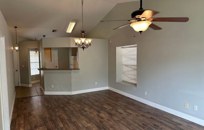 East Orlando 3 bedroom home in quiet, established community.