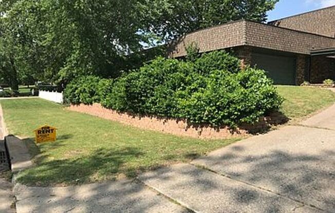 8203 S Toledo Ave
