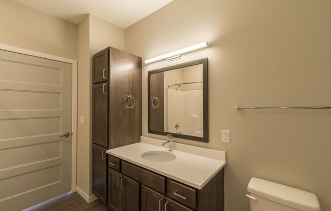 1 bed, 1 bath, 816 sqft, $1,250, Unit 409