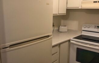 1 bed, 1 bath, 695 sqft, $950, Unit 206