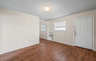 1 bed, 1 bath, 574 sqft, $595, Unit A