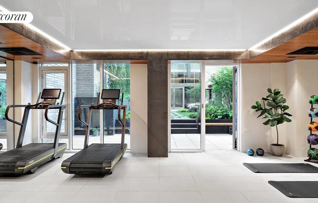 505 W 43 ST